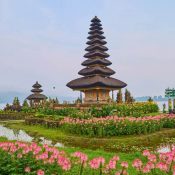 Exploring the World’s – Travel Stories and Travel Guides